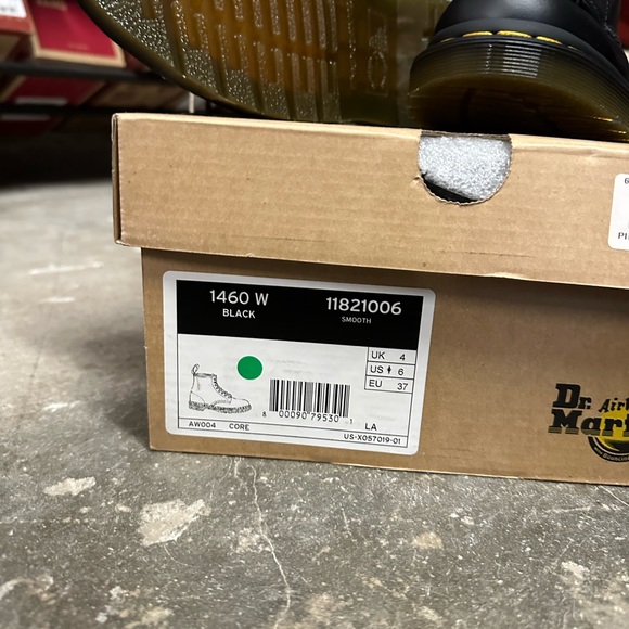 NWT Dr. Martens 1460 W (Black Nappa Leather) Women's Lace-Up Boots - Picture 4 of 4